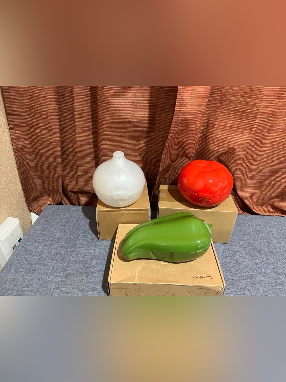 Tupperware Vegetable Individual Keeper-Onion, Tomato, Pepper-YOU GET ALL 3